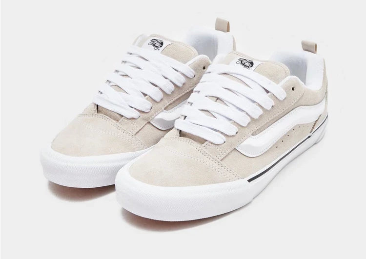 Adidas VNS Knu Beige und Adidas Campus 00s Schwarz (1 GRÁTIS).